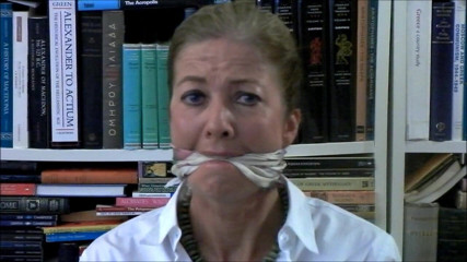 Selfgags classic: Lehrvideo des MILF-lehrers: wie man jemanden würgt!