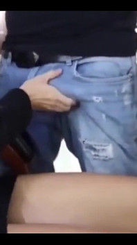 我的一个员工发现我在自慰，所以最后我不得不让他操我。uno dei miei Dipendenti Mi Ha Sorpreso a