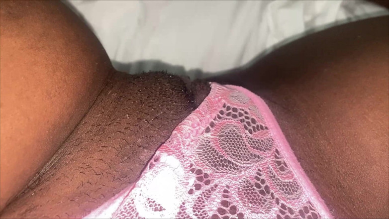 olivercastelistar: Zamyka drzwi i szuka orgazmu