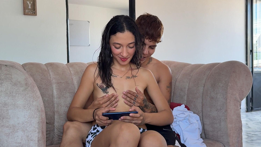 I Teach My Little Indian Stepsister to Play with My Cell Phone, and I Feel Like Fucking Her Hard in the Ass. (LuisaPalvin) I Teach My Little Indian Stepsister to Play with My Cell Phone, and I Feel Like Fucking Her Hard in the Ass. (LuisaPalvin)