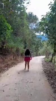 セックスされる前に景色を楽しむ