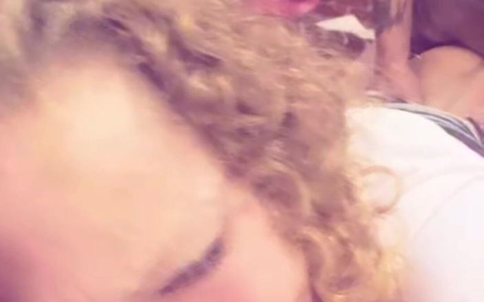 Richelle Rose: Une MILF mariée infidèle se fait inséminer en selfie