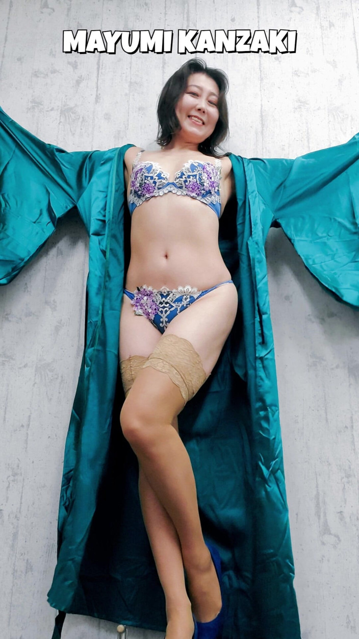 Mayumi Kanzaki: Badan Seksi Wanita Berkahwin Jepun