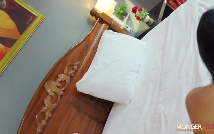 Monger In Asia: Mädchen mit kleinen titten fickt