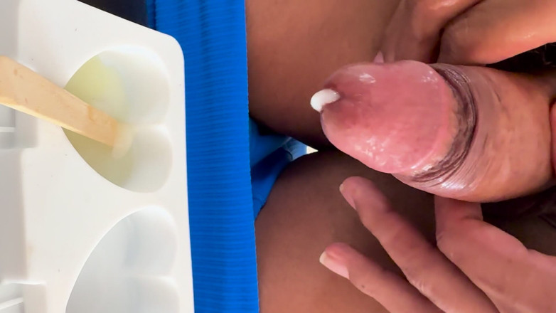 Brunettehotts: Un desert delicios pentru tine