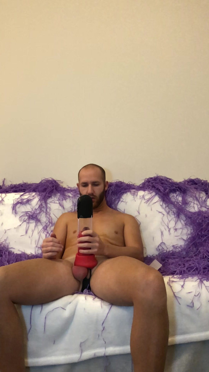 Straight ish Jake Grand: Sugând o jucărie sexuală