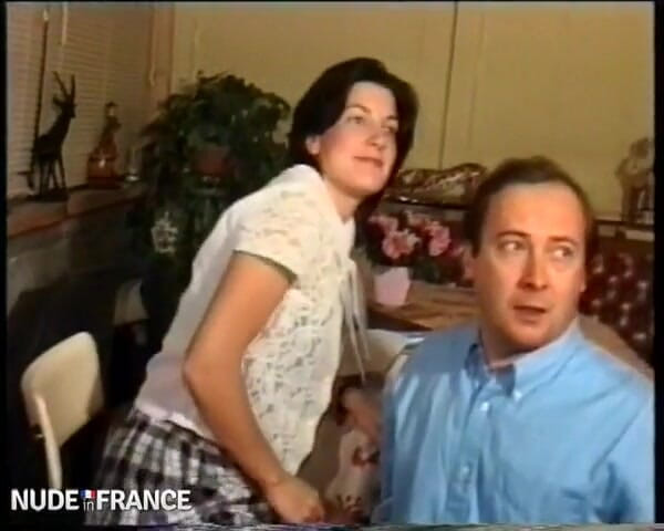 La France a Poil: Uma estudante mal concentrada mais disposta a foder!