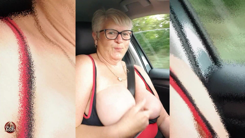Uk Joolz: Conducir En Topless