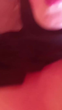 Mon mari est sorti, mon ami est entré - sexe rapide et beaucoup de sperme