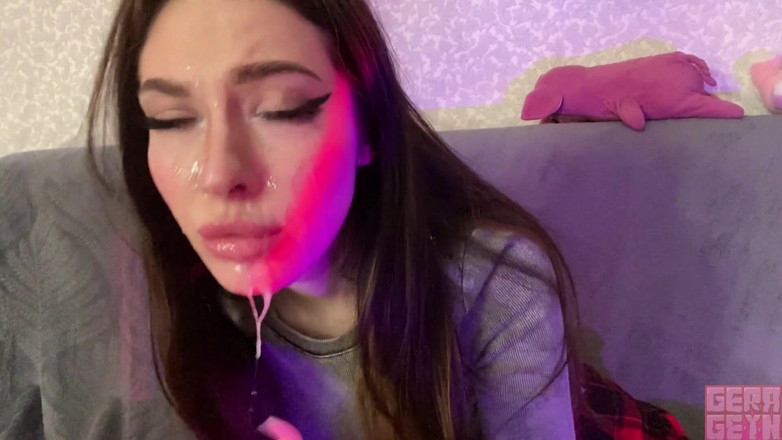 Gera Geyn Studio: Sexy e-holka miluje sát velkého čůráka a videohry