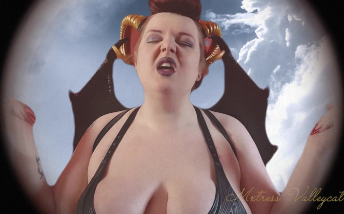 Mxtress Valleycat: Cosplay Day Drain
