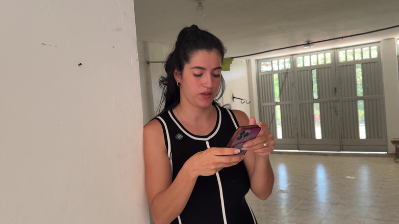 MaRaSexx: 我对我那个屁股很大的妻子不忠（我无法抗拒那个女佣）