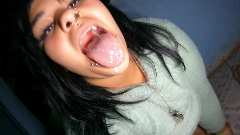 barbanegrazponto1onepov: Giovane bbw che fuma e scopa