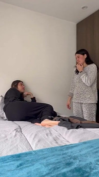 Le follo el culo si cowok berondong mi roomie por