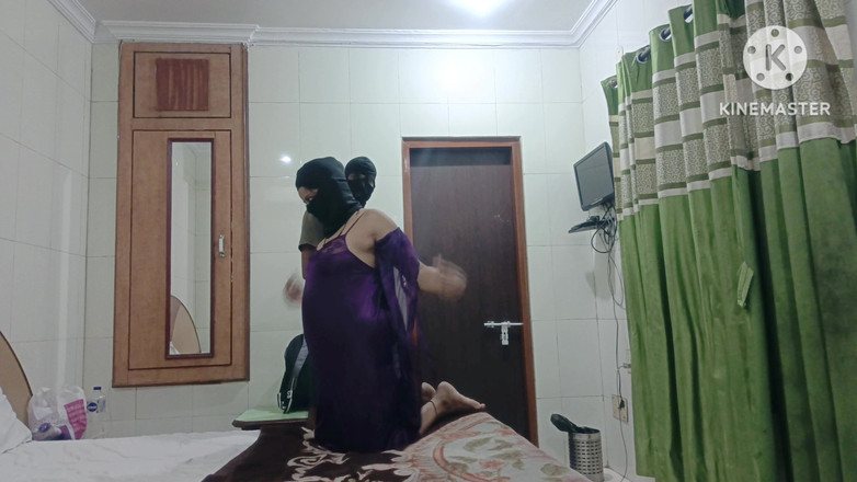 Poojakabir: Didi foi levada para o hotel e recebeu uma massagem,...