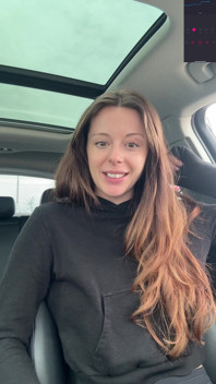 Canadense gostosa sai no Drive Thru!