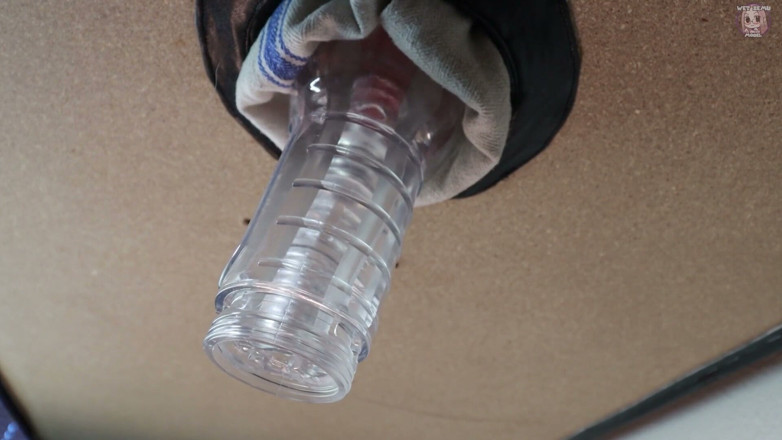 WetZemu: Mãos livres- foda fleshlight na mesa