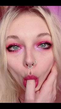 Does That Makes You Wanna Feel My Lips Around Your Dick?