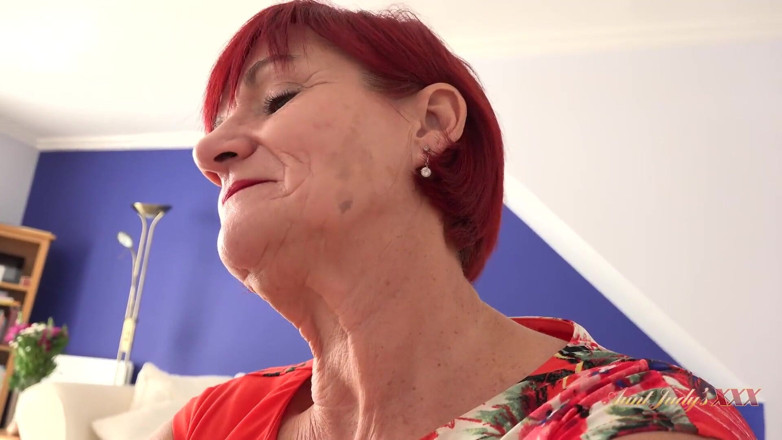 Aunt Judy's XXX: AuntJudysXXX - Your 64 Years Old GILF Stepaunty Mrs. Linda Catches You...