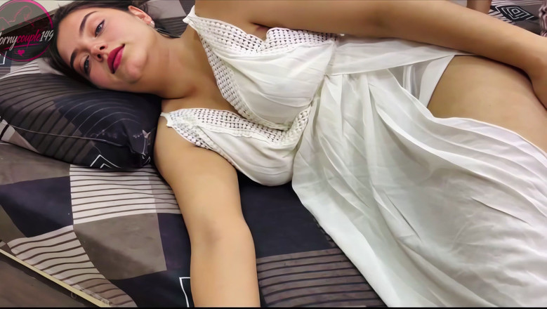 Hornycouple149: Co se stane, když nevlastní matka sdílí postel se svým...
