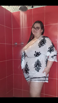 Yalnız orta yaşlı seksi kadın