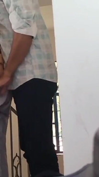 Indický učitel a studentka Ki nové virální video Líbilo