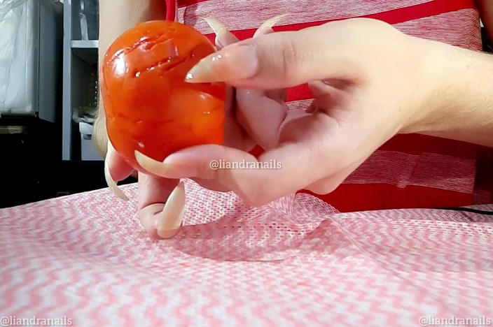 Goddess Li: Memusnahkan Tomato