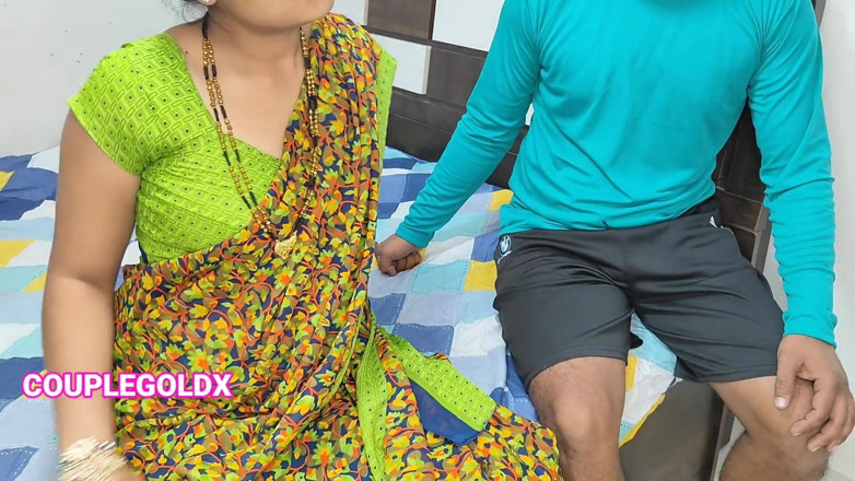 Sexy Komal: Komalの袖でチントゥから髪を抜いた