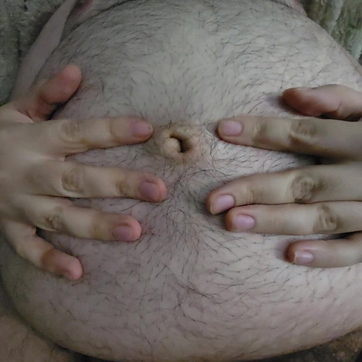 Chunky Belly Boy: Büyük ayı tombul göbek ovma, göbek deliği parmaklama, istek #1