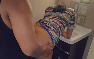 Hope Love: Ev temizlikci kız sahibi tarafından dokunuyor ve sikiliyor