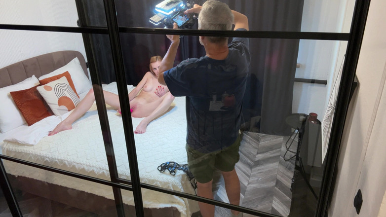 Dirty fantasy: Old Man Films His Stepdaughter to Upload to Faphouse