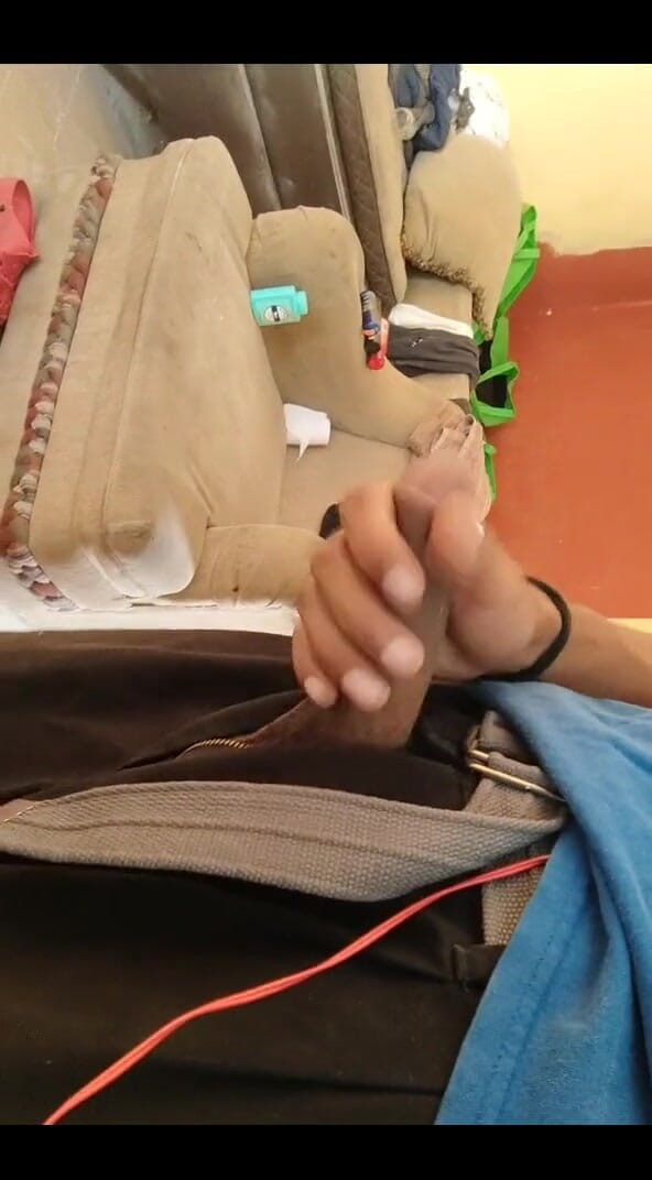 AlexAlejandro13: Em casa recebendo leite