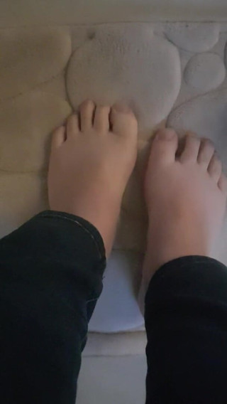 Faith's Feet Fetish: Faith's feet fetish - taking my socks off after a long...
