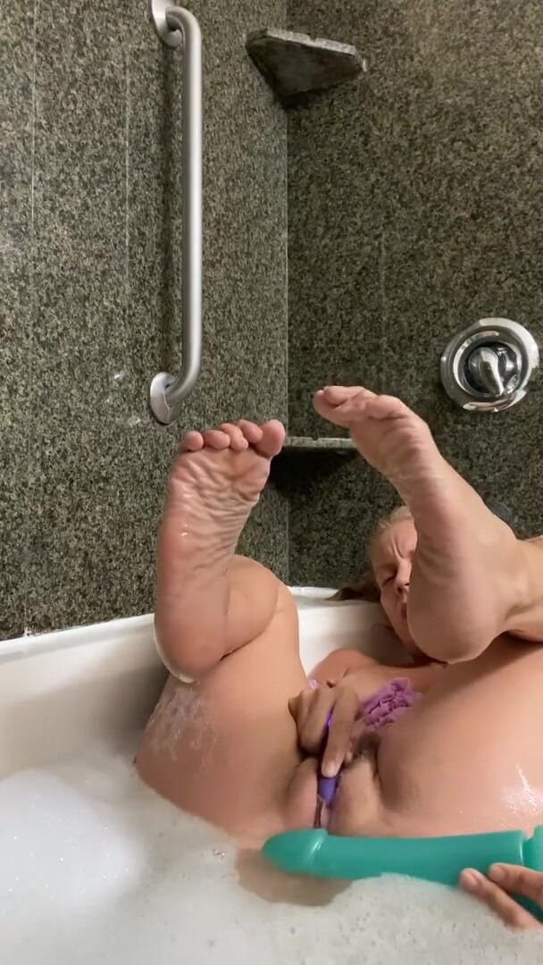 Just Gypsy: Bathtub shenanigans