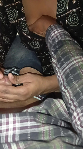 Bhabhi UP: Oggi intendo prendere il mio fratellastro