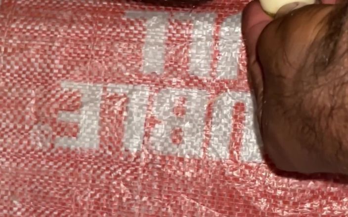 Simpal: सेक्सी लड़का लंड दिखाता है