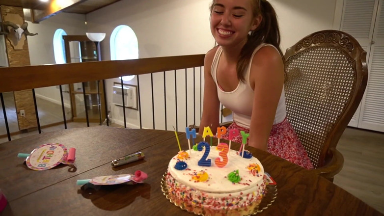BrandiBraids: Lễ kỷ niệm ngày Bday của Brandi