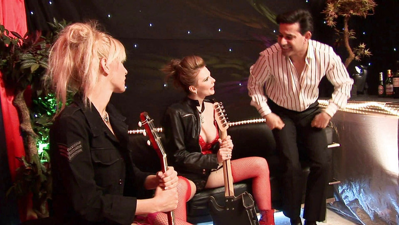 Threesome 4ever: 흑인 대물 자지에게 따먹히는 금발 밀프