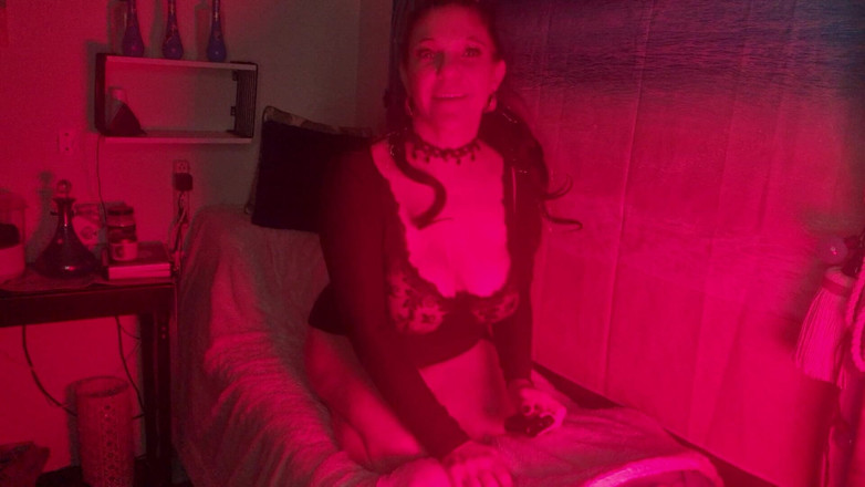 Coralyn Jewels Gems: Mistress Jewel想知道