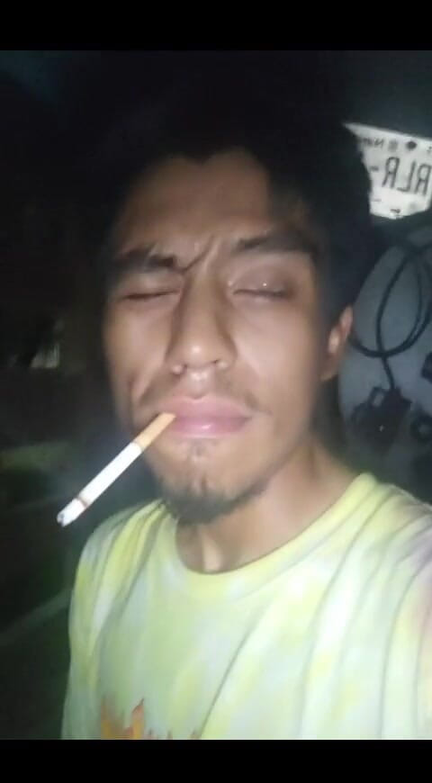 AlexAlejandro13: अंडरपैंट्स में घर पर
