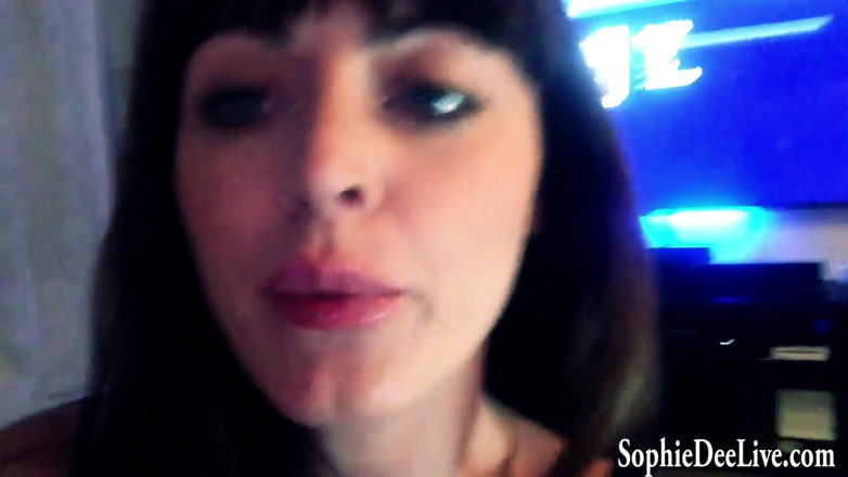 Sophie Dee: Sophie Dee dotyka swojej cipki i zaśmieciła twojego byłego!