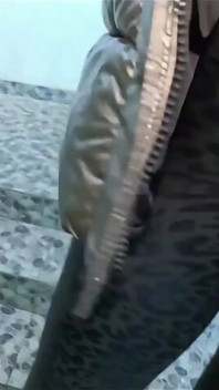 Gärtnerin tief in den hals, grobes gesichtsfick und doppel-sperma auf meine glänzende unterjacke