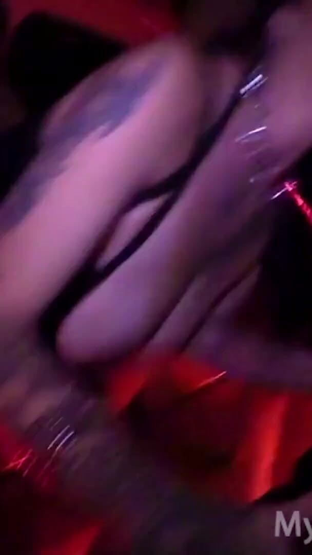 Siren XXX Studios: Kaleesi's party bus gangbang