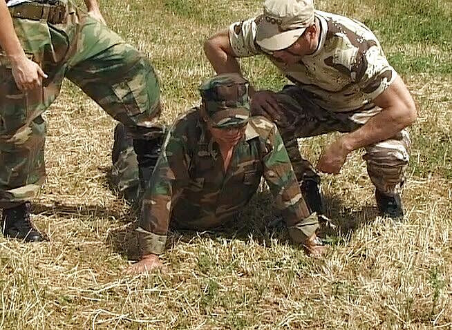 Bareback TV: Cowok ini adalah pelatih olahraga