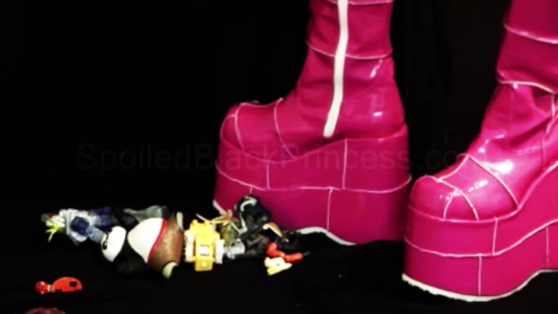 The Goddess Simone: Adoration des bottes gothiques