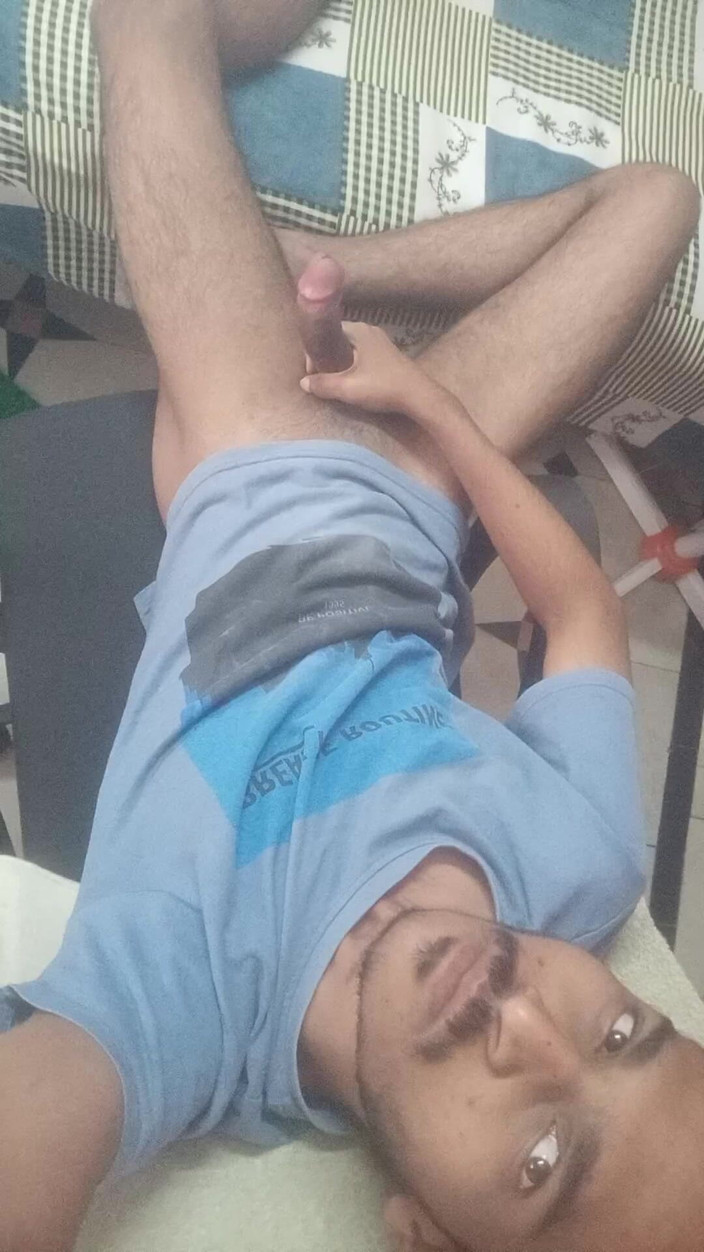 Suhas: Sozinho deseja masturbação