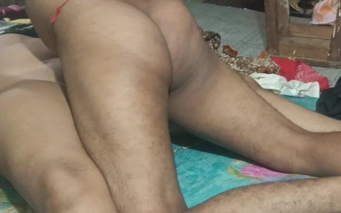 My hot pussy Shahida: Seks z uroczą przyrodnią siostrą Reetiką w pokoju hotelowym Oyo...