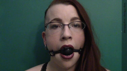 Lily O'Riley: Ballgag zírá