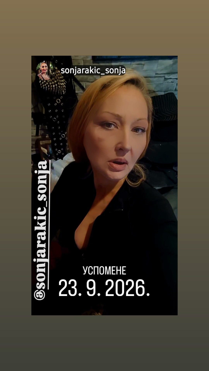 Dominatrix Redsonyja: 대물 자지를 빨아주는