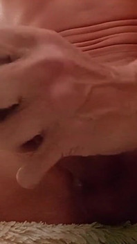 ค่อย ๆ เปิดอวัยวะเพศของฉัน และน้ําเชื้อสุดยอดของฉัน